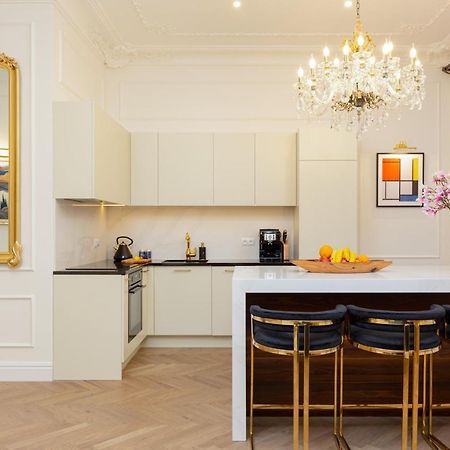 Royal Apartment Kopernika By Renters Prestige Варшава Экстерьер фото