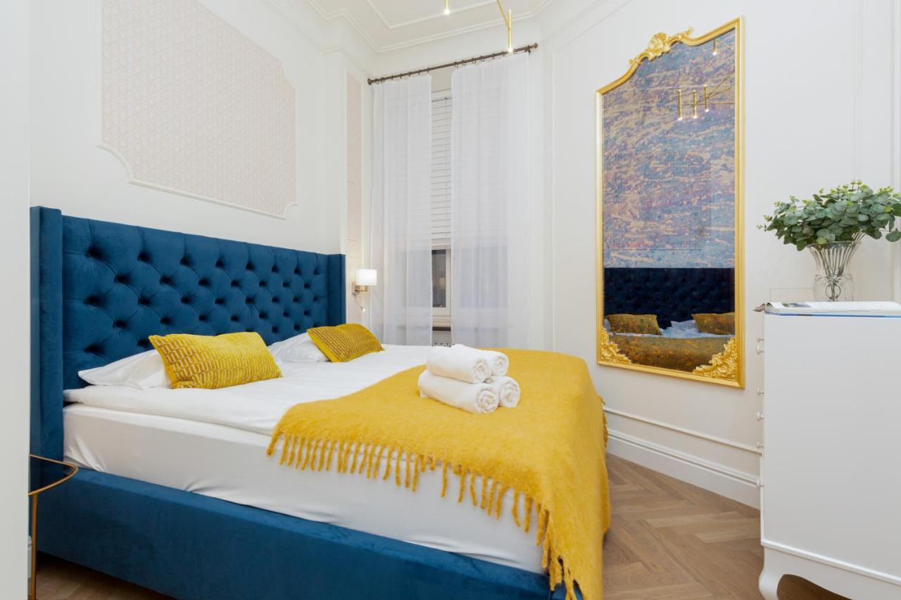 Royal Apartment Kopernika By Renters Prestige Варшава Экстерьер фото