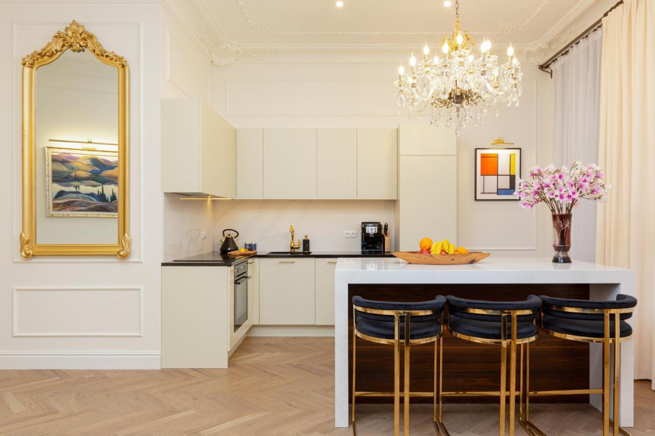 Royal Apartment Kopernika By Renters Prestige Варшава Экстерьер фото