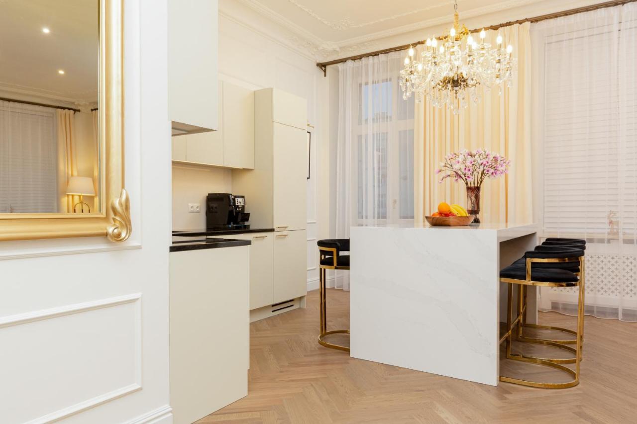 Royal Apartment Kopernika By Renters Prestige Варшава Экстерьер фото