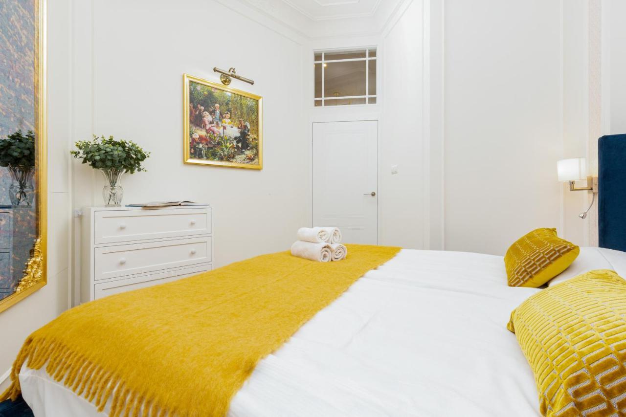 Royal Apartment Kopernika By Renters Prestige Варшава Экстерьер фото