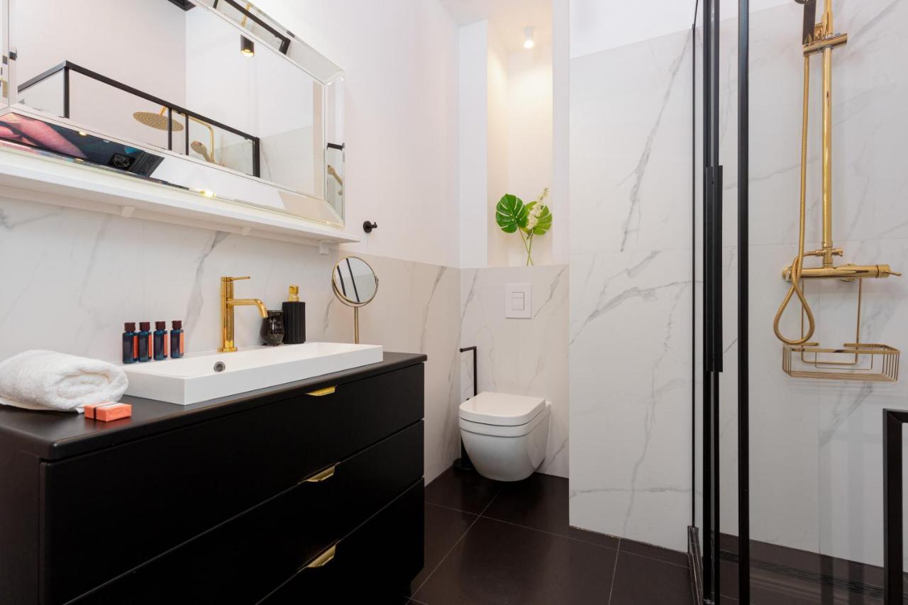 Royal Apartment Kopernika By Renters Prestige Варшава Экстерьер фото